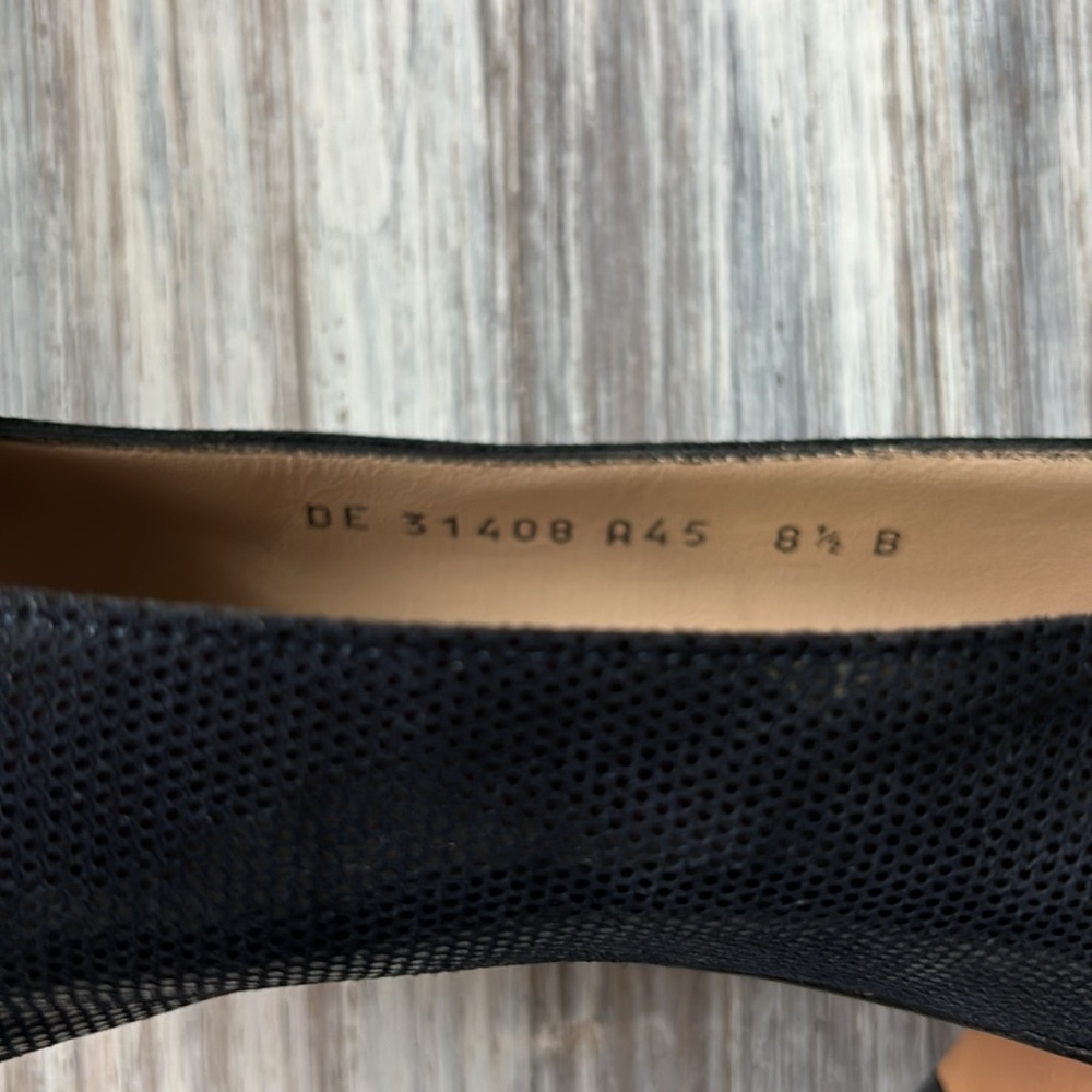 FERRAGAMO Leather Pumps - Picture 9 of 10